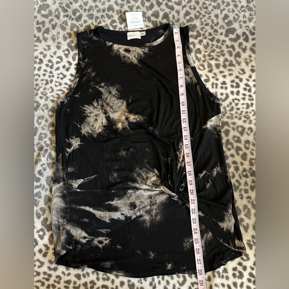 Petit Gâteau Twist Knot Front Tank Top in Black Tie Dye Size Large - Picture 10 of 11